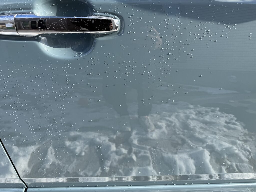 ムーヴキャンバスにウルトラハードWコーティングPROを施工してみた撥水効果